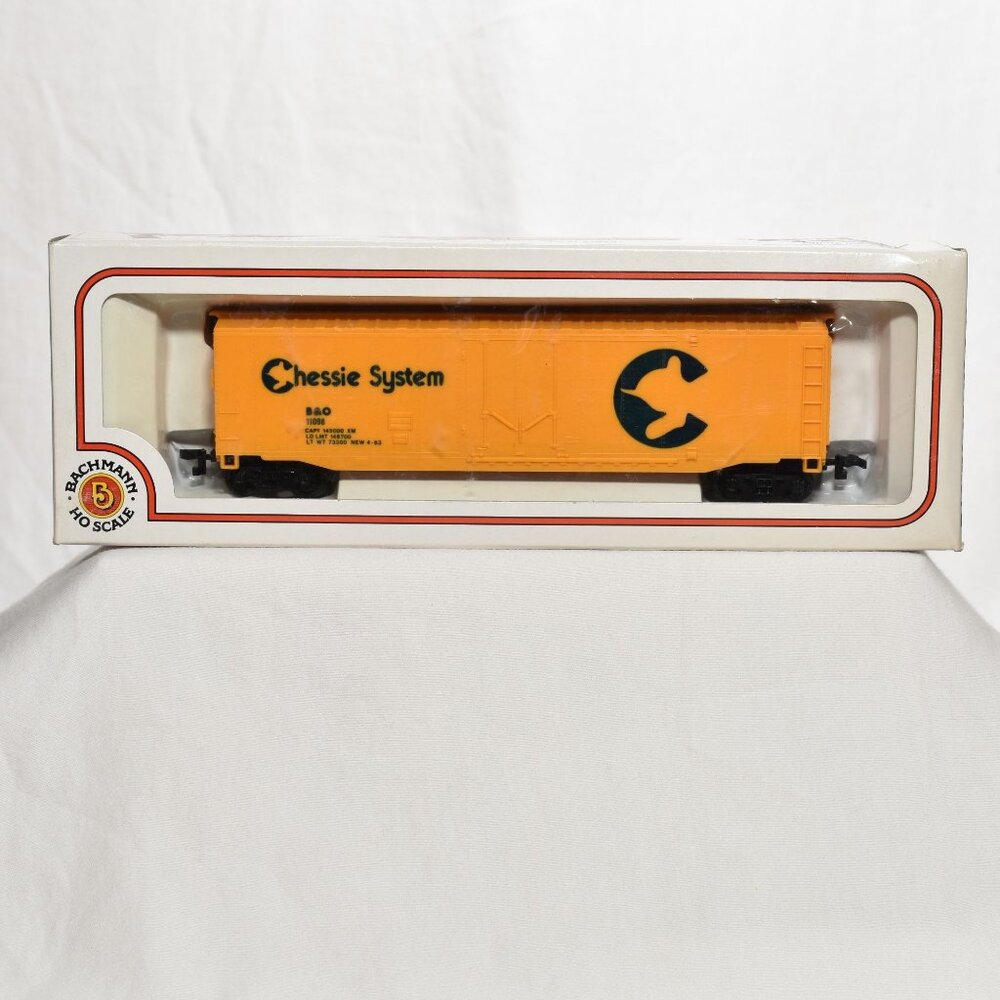 Bachmann HO Scale B&O 11098 Chessie System Freight Box Car Yellow Train NEW